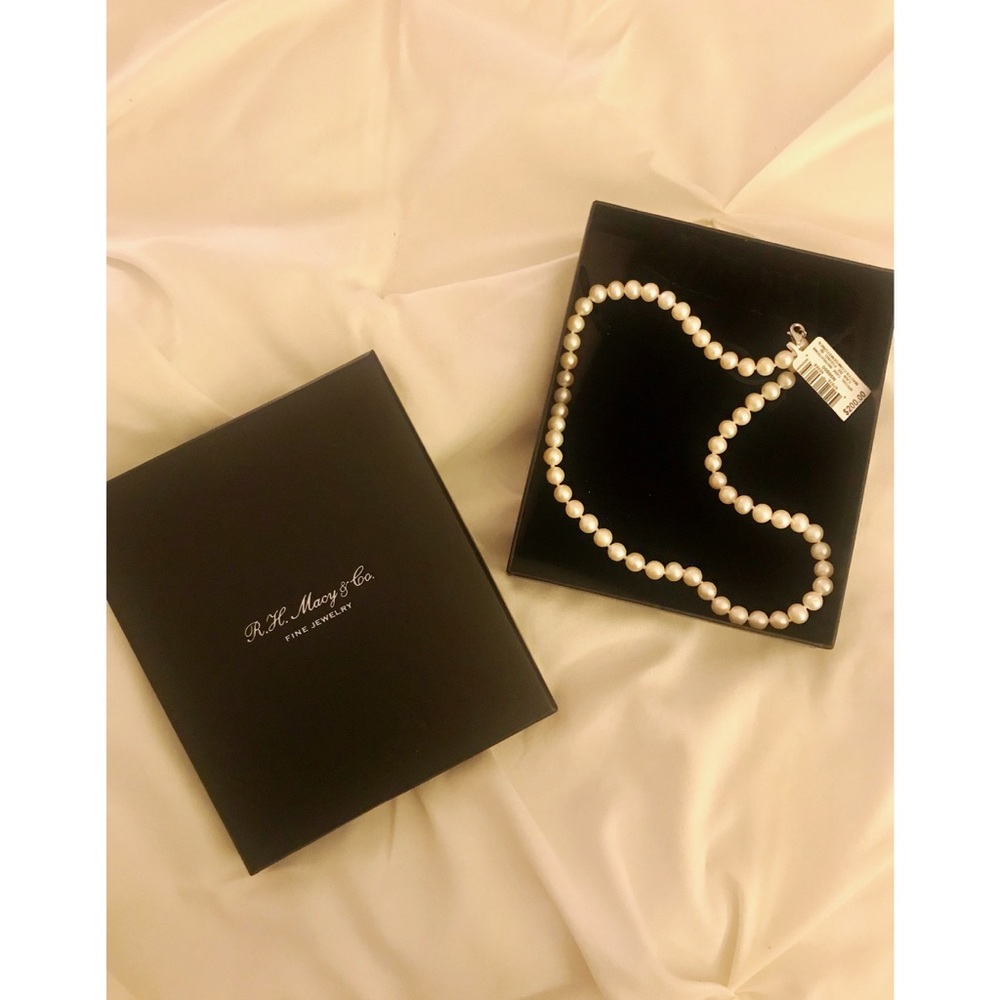 18” Macy’s Cultured Pearl Strand Necklace 7-8mm